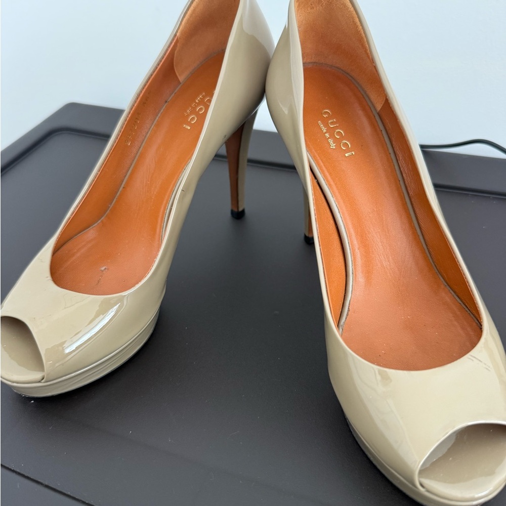 Gucci Women's Beige Peep-Toe Heels